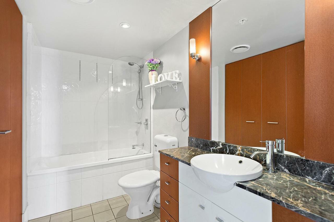 Apartment Beach - Ocean & Riverview Chevron Renaissance Central Surfers Paradise *