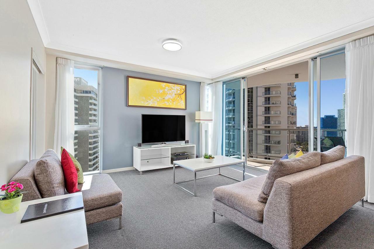 Beach - Ocean & Riverview Chevron Renaissance Central Surfers Paradise Apartment